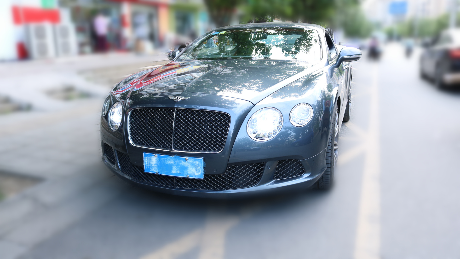 成都?xì)W陸改車(chē)燈，賓利歐陸車(chē)燈改裝格界激光LED雙光透鏡大燈